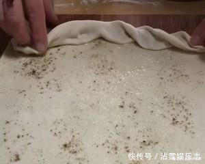 面粉|正确的烙饼方法,不抹油,不烫面,这样做也好吃,网友太好吃了