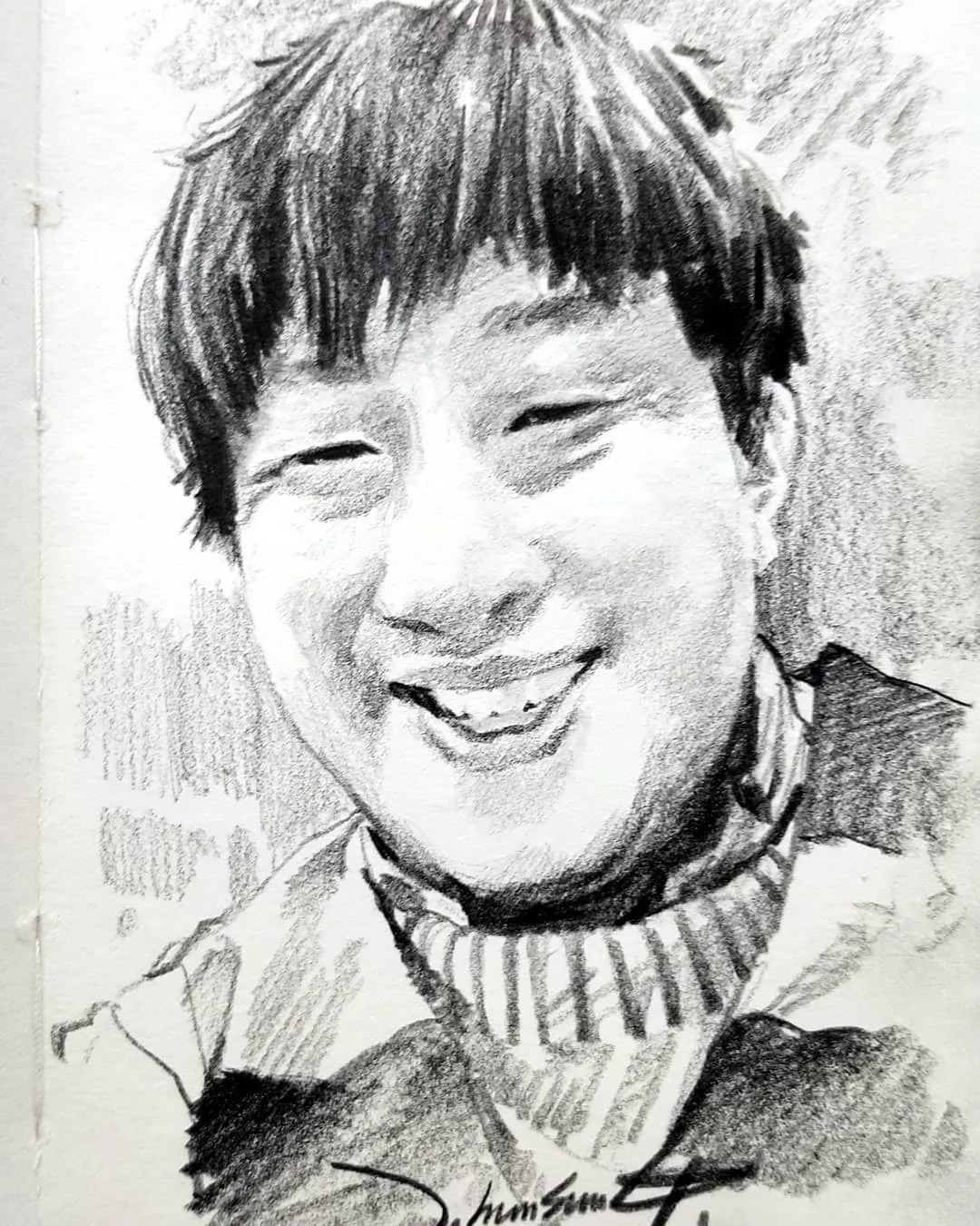 小孩童$画皮画骨难画魂,他用木炭条把肖像画活了