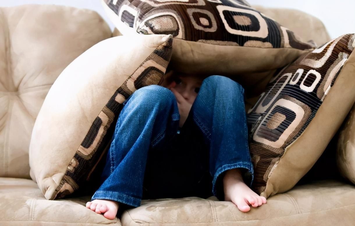 父母|5岁男孩被同学欺负，妈妈高情商做法堪称一绝，老师：干得漂亮