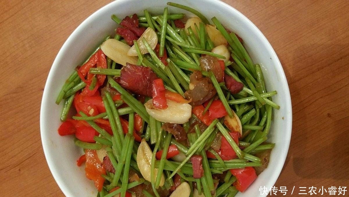 生长|长在水边的“艾草”,见到请摘一把回家,营养好,炒腊肉是一绝