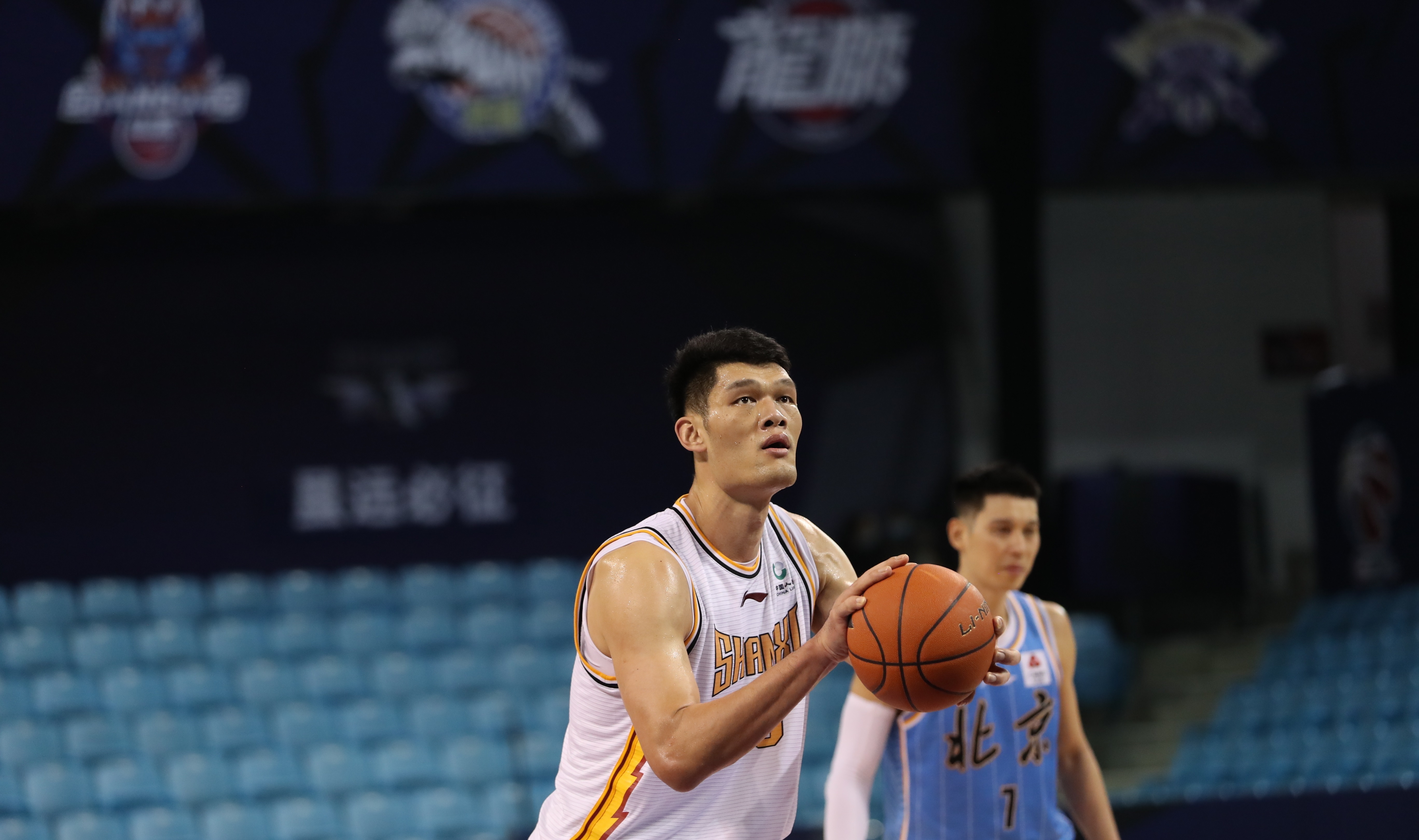杨学增|山西男篮118-112北京首钢,豪取6连胜,冠军教头杨学增功不可没
