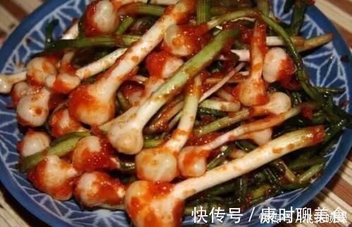 蒜炒鸡蛋|东北的小根蒜,叶子长得跟葱差不多,根茎和蒜一样,炒鸡蛋非常美味!