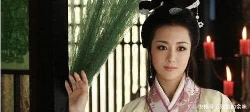 上联黑白未分,此去不知南北,乞丐巧对下联,迎娶才女考取功名!