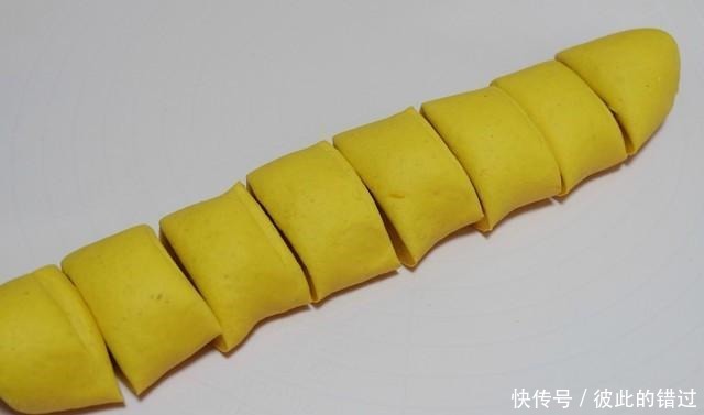 南瓜馒头这样蒸,又香又软抢着吃,时间短口感好,全家都喜欢