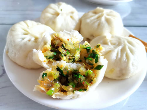 每年冬天我家就爱吃这素包子,5元钱蒸一锅,一口气吃7个