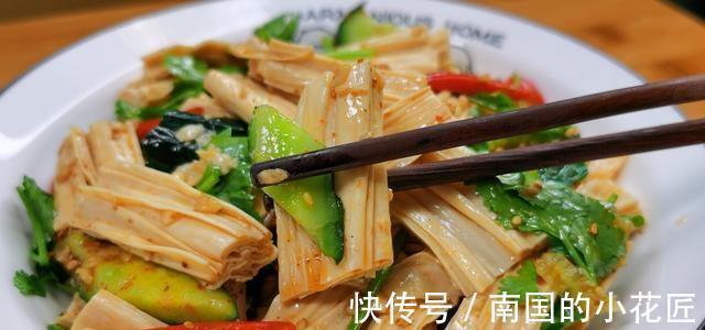 腐竹|泡腐竹时,用热水还是凉水?教你正确的做法,柔韧入味,鲜香开胃