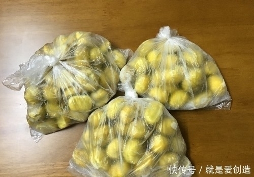 秋天|剥板栗不用手抠，用这种方法剥的真快，干净完整还不伤手，特轻松