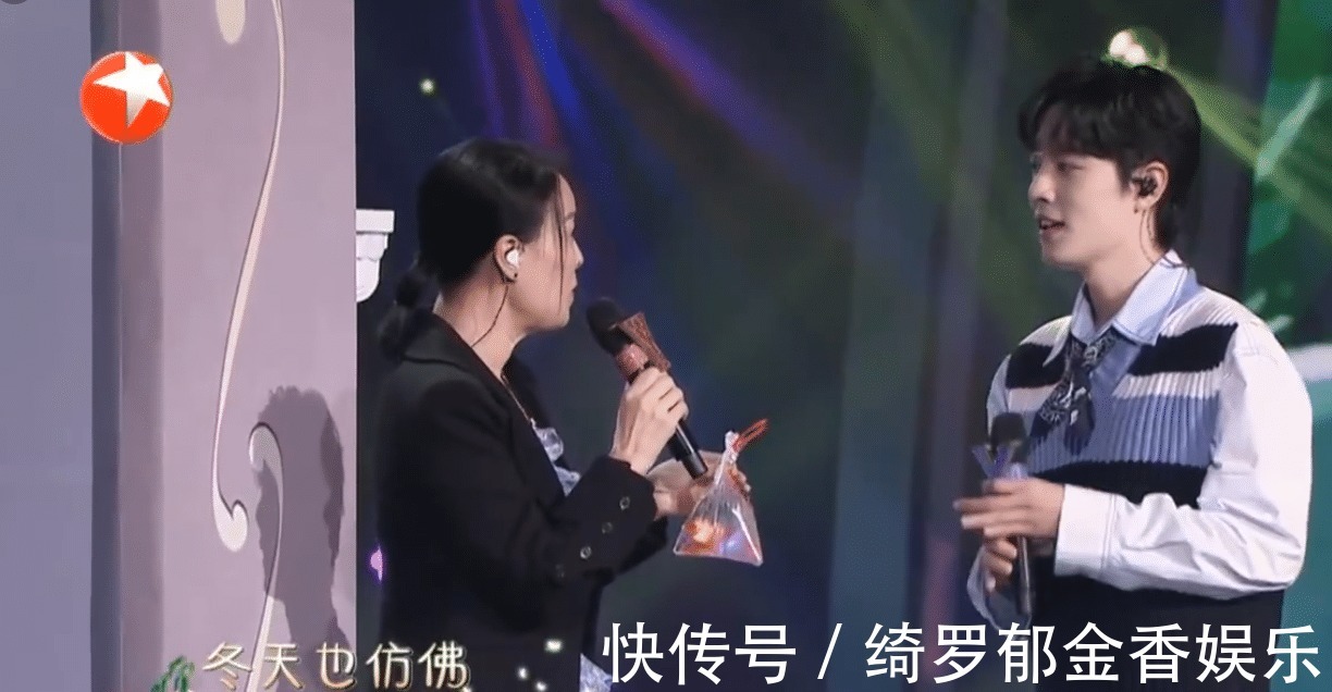 月半小夜曲|盘点《我们的歌》第一季的那些神仙合作,“两代”歌手完美合作