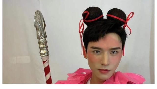 龔俊:四次登上快本,鏡頭越來(lái)越多,錄完節(jié)目與粉絲互動(dòng)很暖心