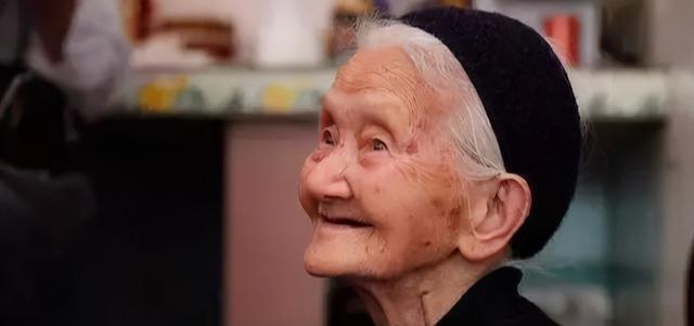 寿命长的人，身体有“2处长”，占一个，也值得恭喜，说明很健康