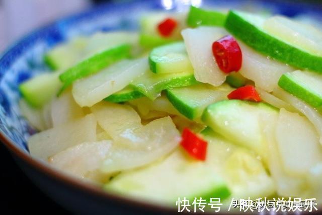 小米椒|土豆别再炒土豆丝了，这种做法才是孩子最爱的，炒一盘都不够吃