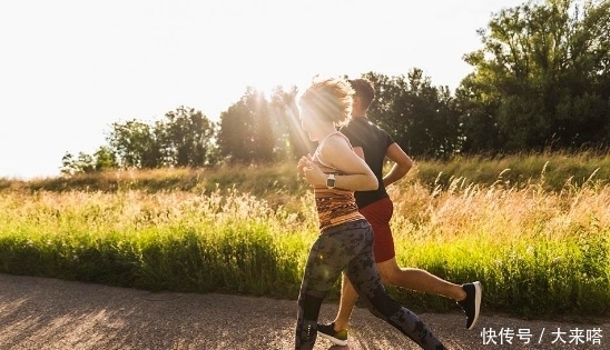 一个小穴位竟有如此奇效？每天晚上按一按，一觉睡到天亮，不夜醒