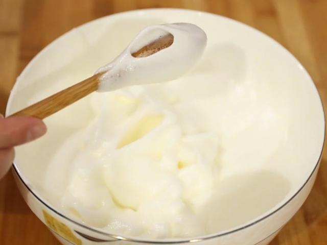 蛋糕|蛋糕最简单的做法,不用烤箱不用打蛋器,利用2个小妙招轻松解决