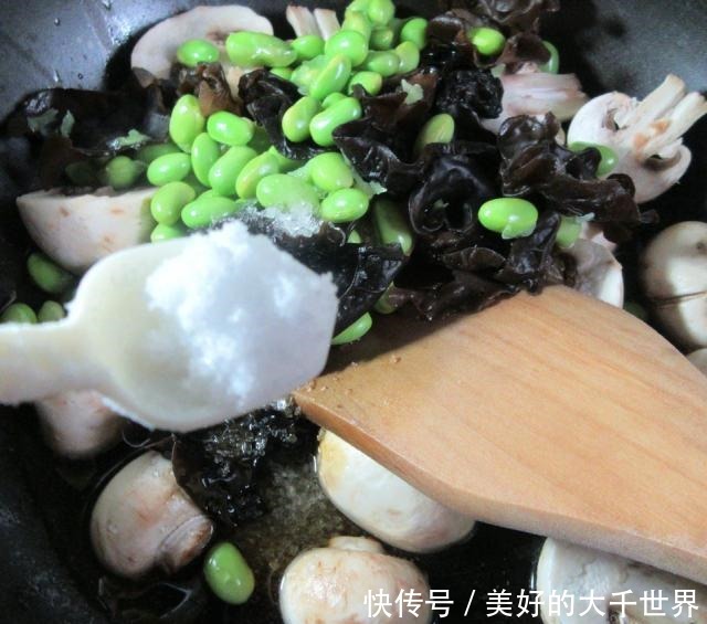 素烧蘑菇,鲜香可口,全家都喜欢