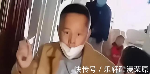 争房$争房大战愈演愈烈,熊磊父亲被逼拿刀自救而熊磊大半夜跑河边