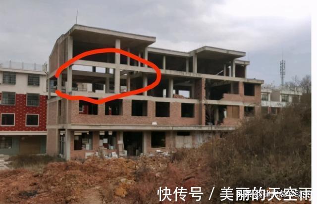 危房|哭晕在厕所了!100万建房变成了危房,7.2米的大跨度没柱子