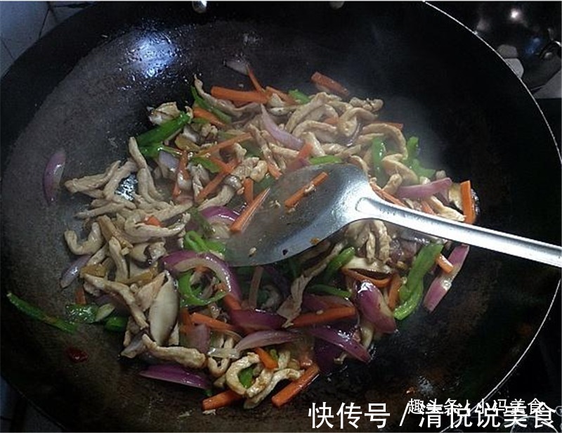 减肥就要吃这肉，鲜嫩美味，荤素搭配，美味好下饭