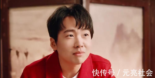 奔跑吧私下聚餐：BABY素颜接地气，蔡徐坤郭麒麟座位距离有亮点