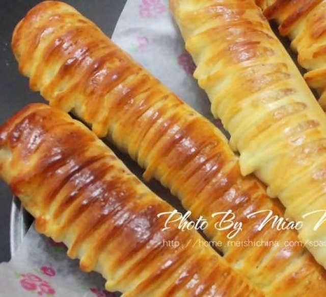 填料|草莓酱毛毛虫,柔软可口的草莓酱毛毛虫面包,超级好吃