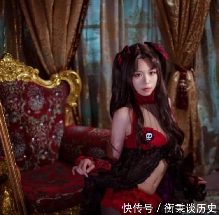 角色|小姐姐cos远坂凛月之女王,服装堪称完美,漫迷:好圆润!