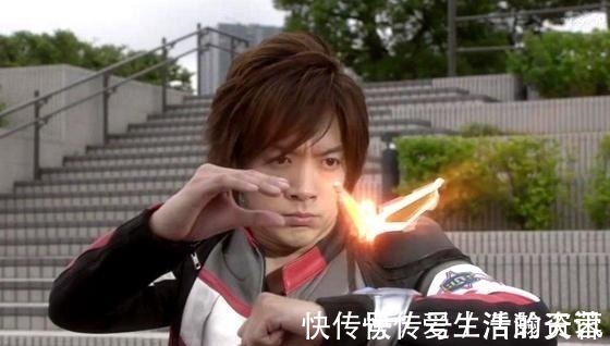 奈克瑟斯|奥特曼人间体都是自愿的当然不是,他们四个不愿意!