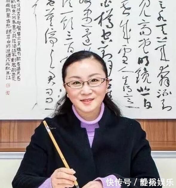 书法爱好者@美女35岁开始写书法,5年后终于取得加入中书协的资格书法真美