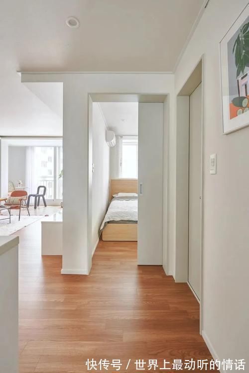 衣帽间|84平婚房,进门就被迷住了,不装电视不要餐厅,布置完好暖心