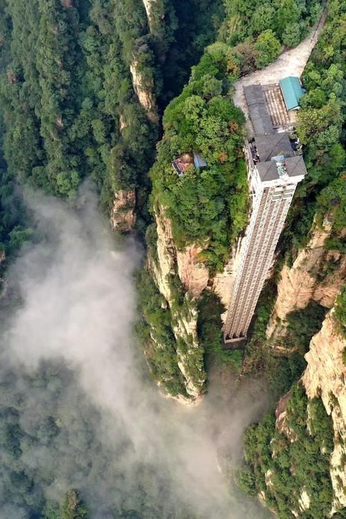 一场春雨，将张家界武陵源泼成了一幅幅山水画