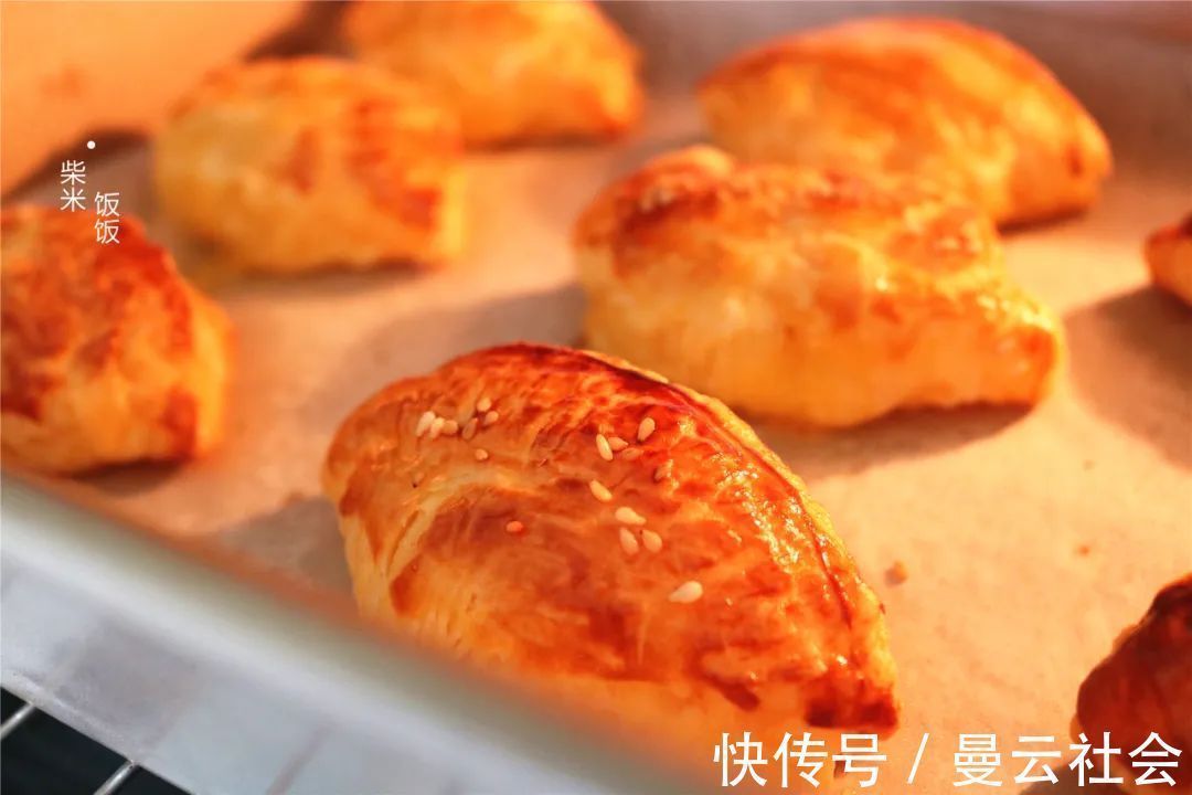 烤盘|苹果换一种吃法，两口一个酥掉渣，孩子特别喜欢，太好吃了