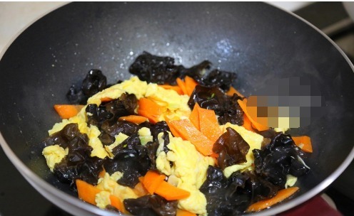  胡萝卜|炒木耳的时候容易爆锅？多注意这几个地方