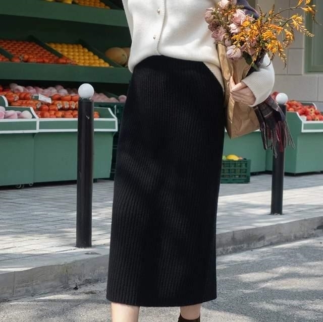 女人 精致的女人不需要扮嫩,身着优雅的裙装穿搭,温柔高级又不显老