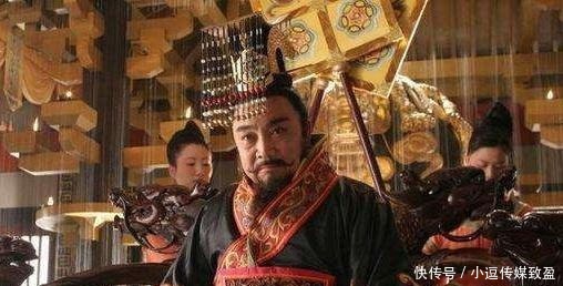 徐达|朱元璋喊徐达下棋，不许对方放水，结果徐达在棋盘上摆下两字