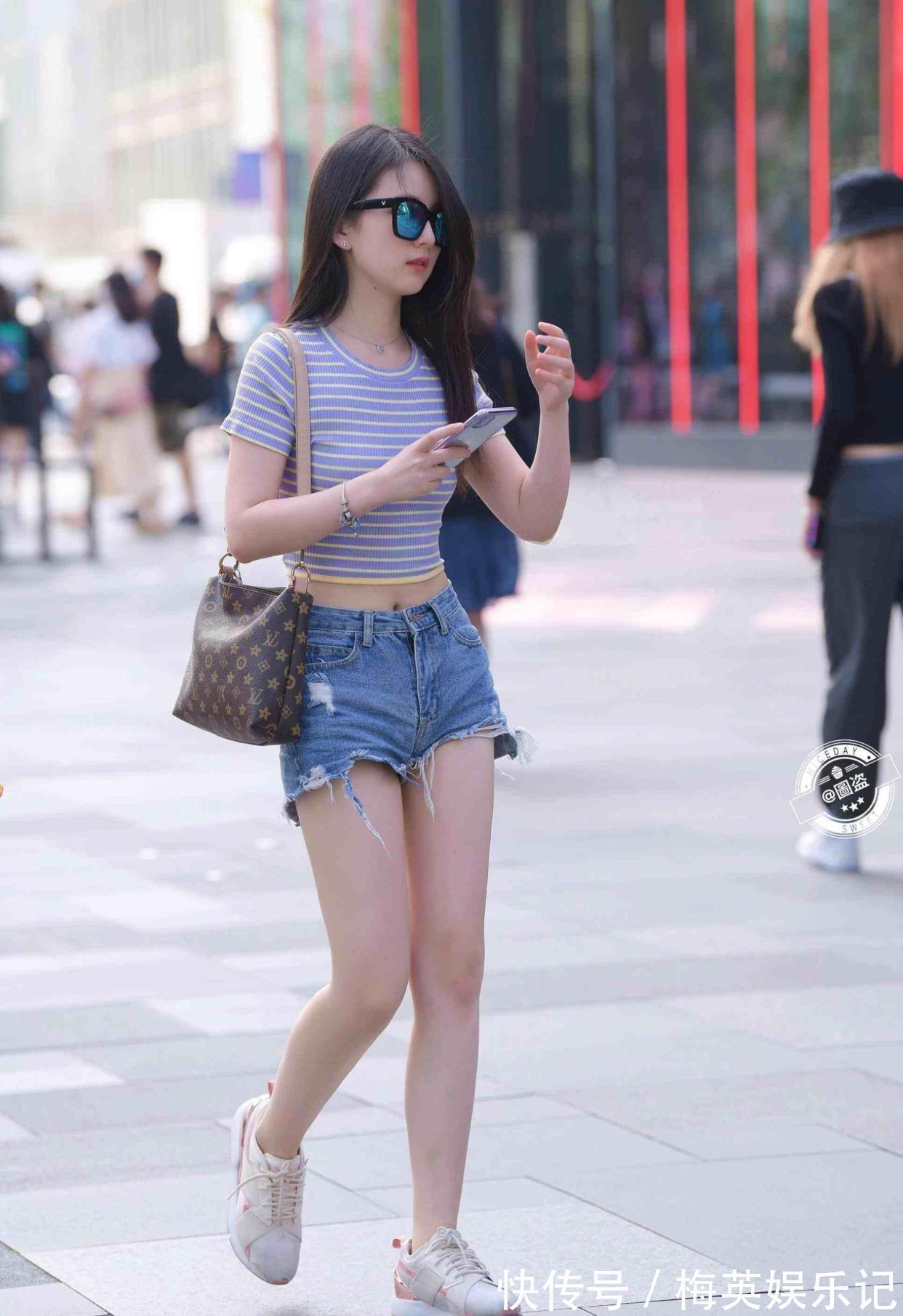 短裤 精致穿搭的打底裤充满奢华复古气息,显得身材修长迷人,清新舒适