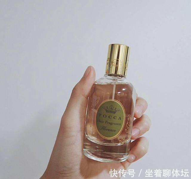 喷雾|年末聚会大家都披头散发就没意思了!这几款秋冬长发的发型才够美