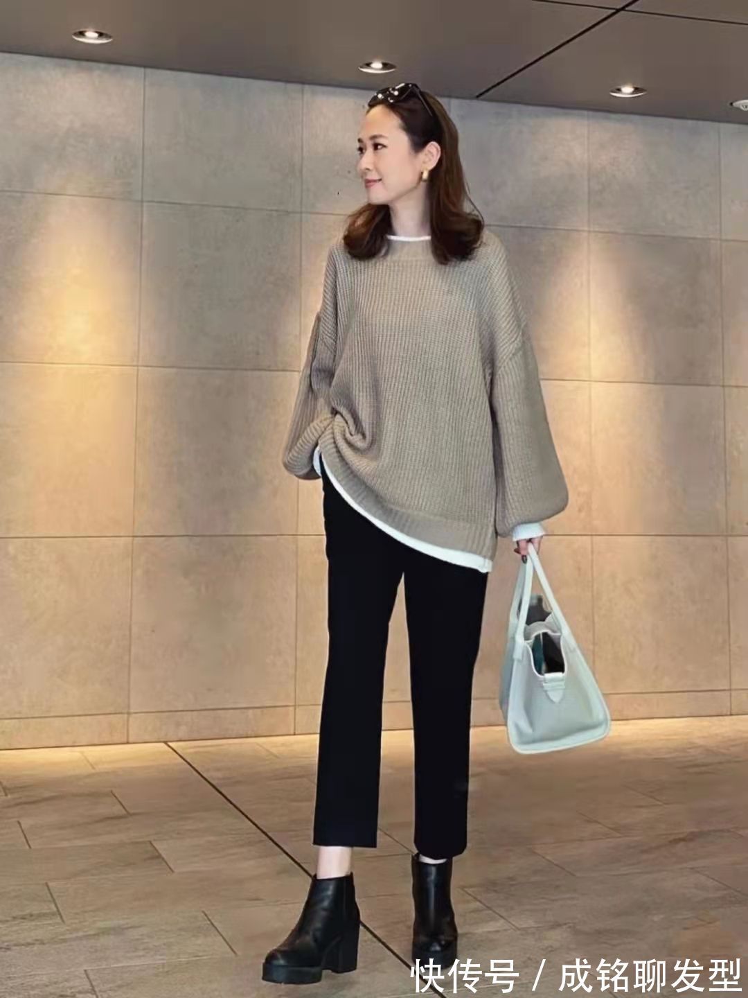 身材比例|天气渐冷怎么穿保暖又时尚?这位姐姐的毛衣穿搭,舒适温暖又优雅