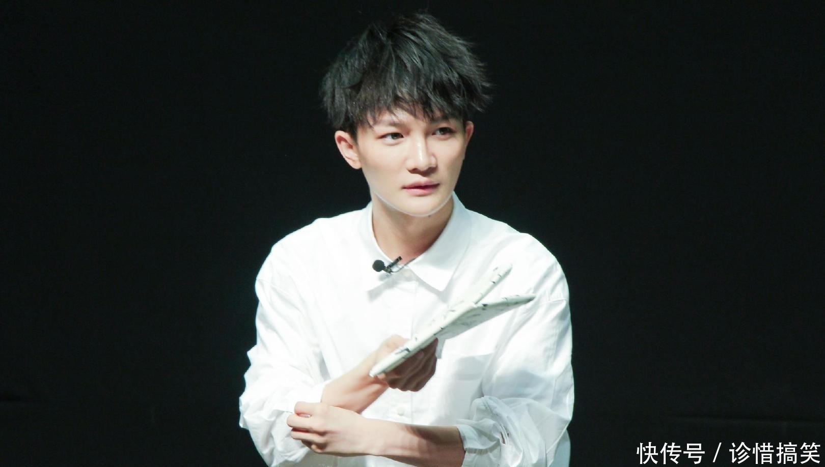 歌手|周深上《快本》讲段子,维嘉听得脸都红了!网友:我怀疑你在开车