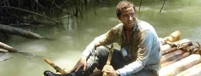 救生|男子海上漂流数月,饿到关节变形,路过货船得知其国籍后:别救了