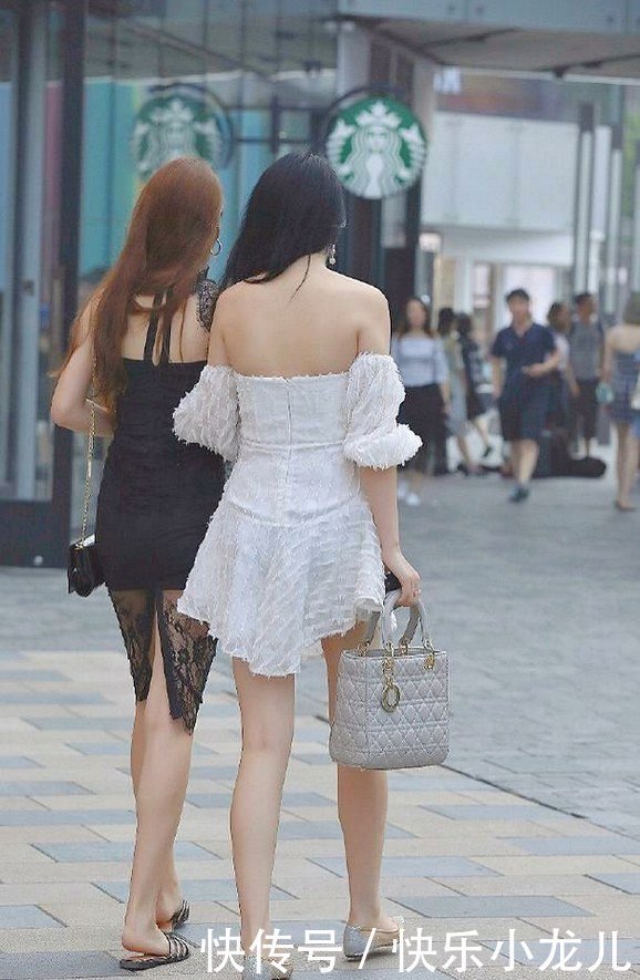 长裙|一黑一白蕾丝拼接长裙,别致又亮眼