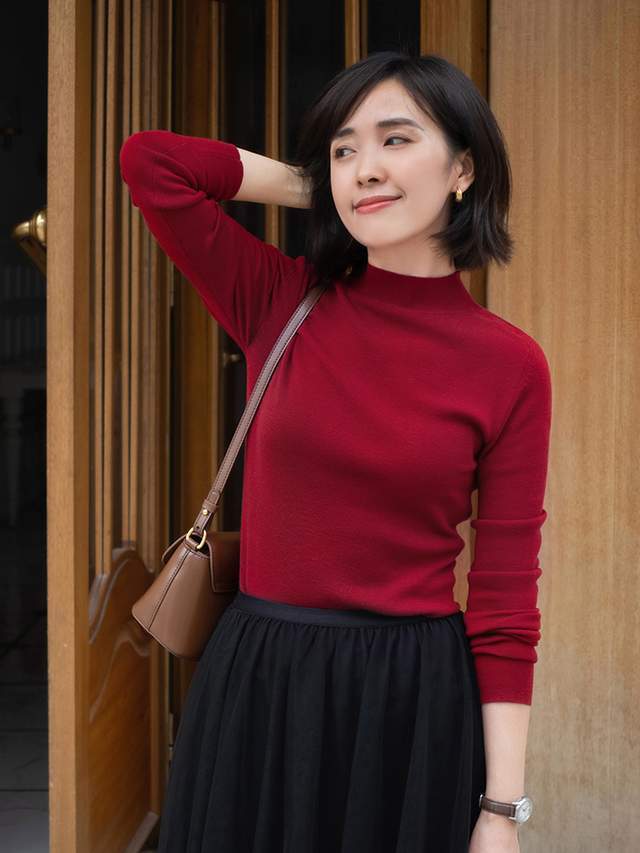 穿搭|女生博主的穿搭指南,毛衣搭配卡其色直筒裤高级洋气,简约优雅