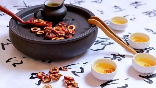 山楂荷叶茶|甘油三酯偏高忌口2物,常喝2水,稳定血脂,或能保持血管年轻态