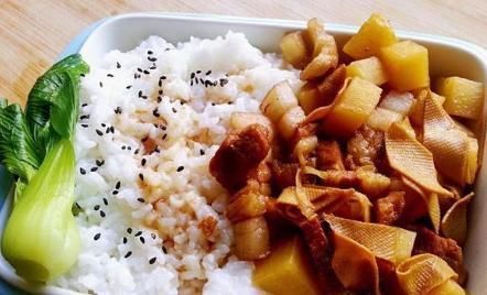 吃剩饭剩菜有毒致癌专家说别再无知了，剩菜不会导致癌症