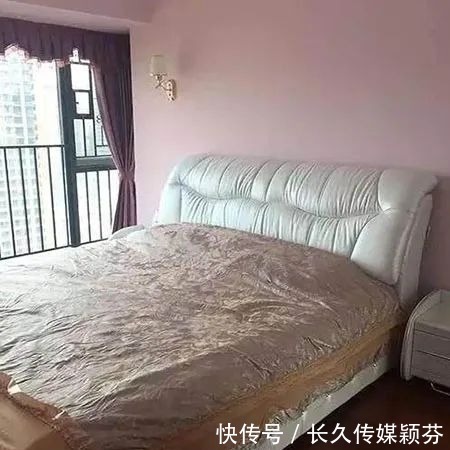 电视背景墙|没骗人!我家墙面贴满瓷砖,入住3年后还和当初一样清爽又亮堂