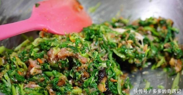 好吃|女儿想吃包子,抽空蒸一锅,皮薄馅香真好吃,当早餐好美!