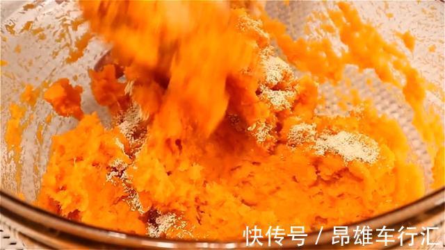 面粉|家里有红薯的试试这样做，上锅一蒸，蓬松暄软，比面包还好吃