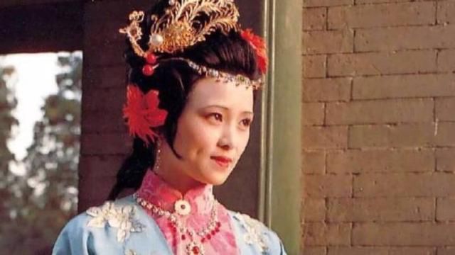 宁国府|红楼梦:侄媳安排叔叔在自己的卧室睡午觉，秦可卿是怎么想的?