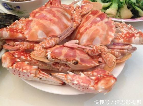 不管蒸什么螃蟹,最忌直接蒸!多加这1步,既不掉腿也不流黄