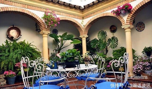 不一样的“庭院花园”，花草都上了墙