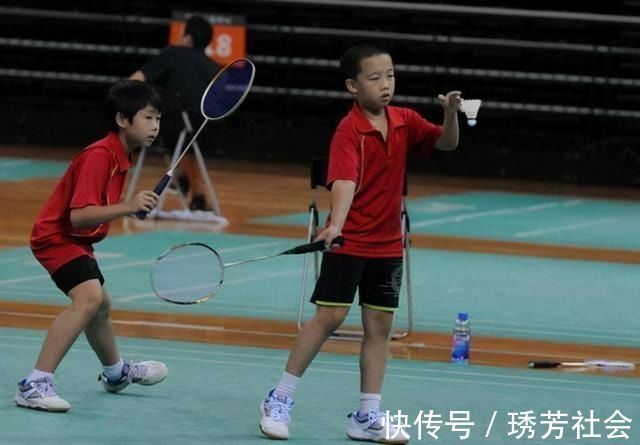 拉伸类|这3个现象并不意味孩子会长高,可能还会停止长个,家长别大意