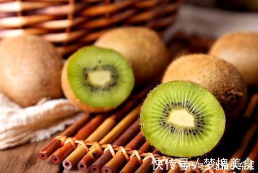 皱纹|女人不想满脸皱纹,多吃5种水果,舒展皮肤,重回十八岁