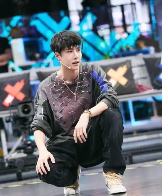 南韩真的迷上他了华流断层第一人,谁都摆脱不了王一博定律